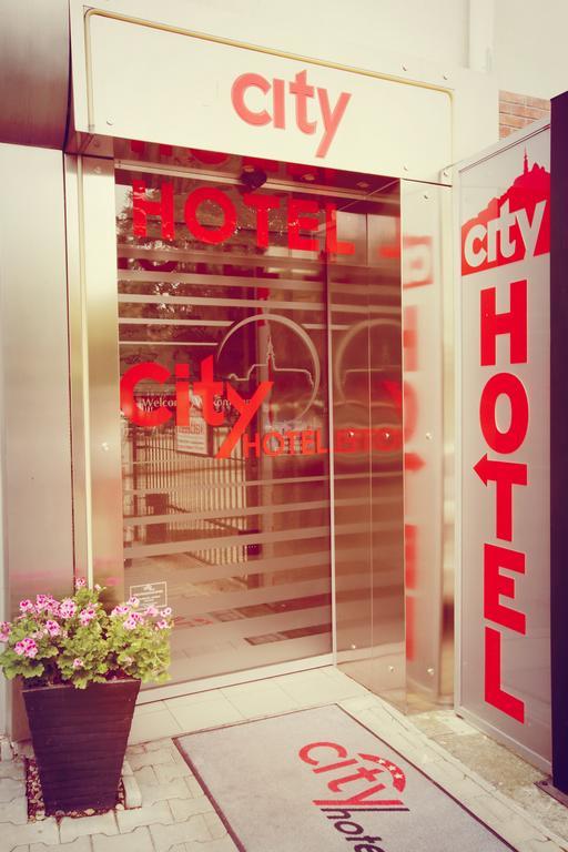 City Hotel Nitra With Free Parking ภายนอก รูปภาพ