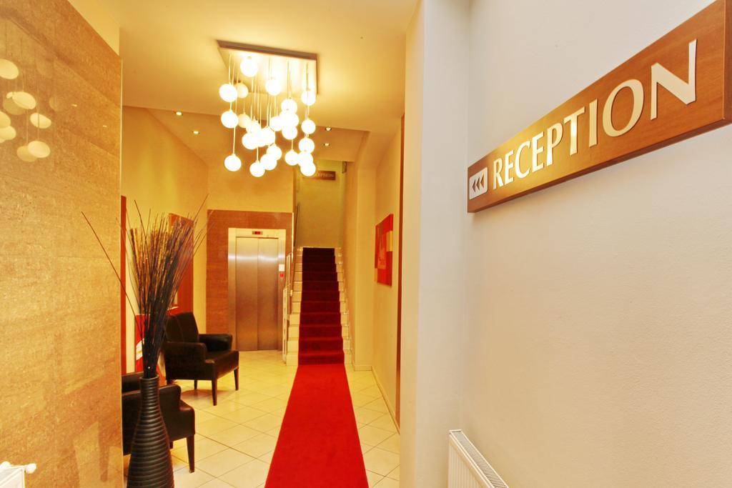 City Hotel Nitra With Free Parking ภายนอก รูปภาพ
